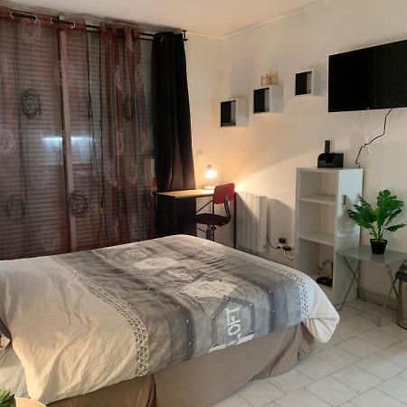 Nimes Studio Parking Dhuoda מראה חיצוני תמונה