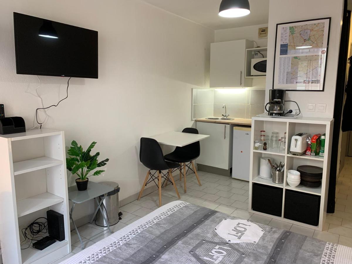 Nimes Studio Parking Dhuoda מראה חיצוני תמונה